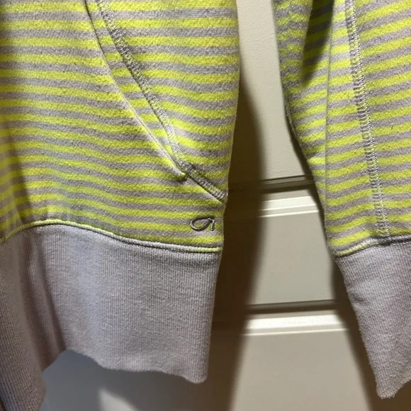 GapFit Neon Striped Sweatshirt Medium | Athletic Pullover Crewneck Bright Stripe - Picture 4 of 5